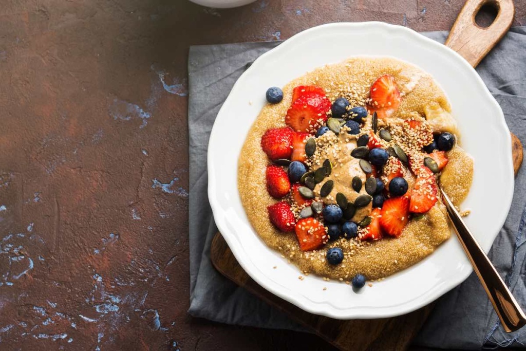 Healthy Breakfast Tips: Amaranth Cereal with berries. 